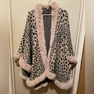 Frank Lyman Leopard Print Cape / Poncho